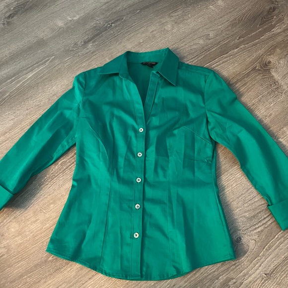 Express button down - Picture 2 of 4